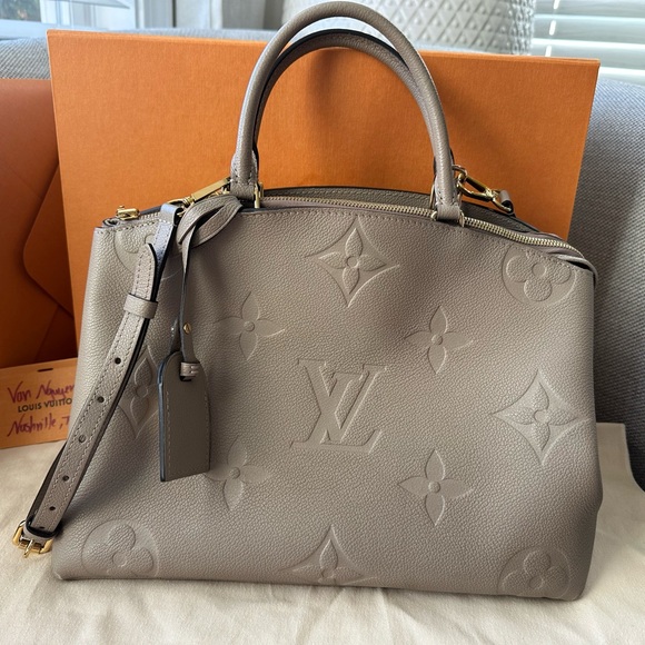 Louis Vuitton Handbags - Louis Vuitton Grand Palais❌SOLD